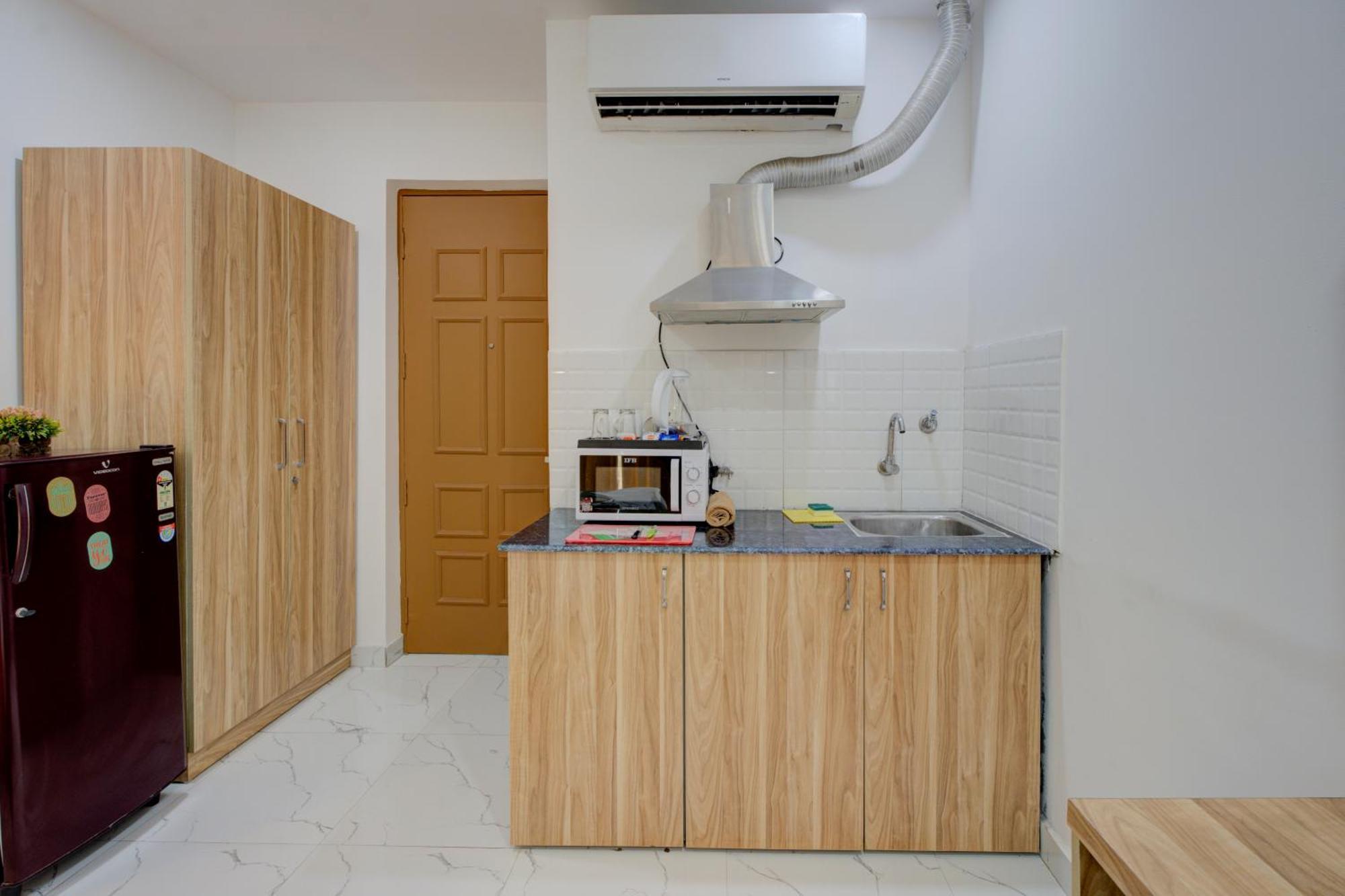 The Lodgers Studio Apartment Infront Of Artemis Hospital Gurugram Gurgaon Extérieur photo